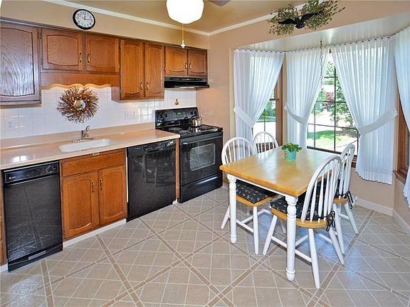 3rd image of 292 Rainprint Ln