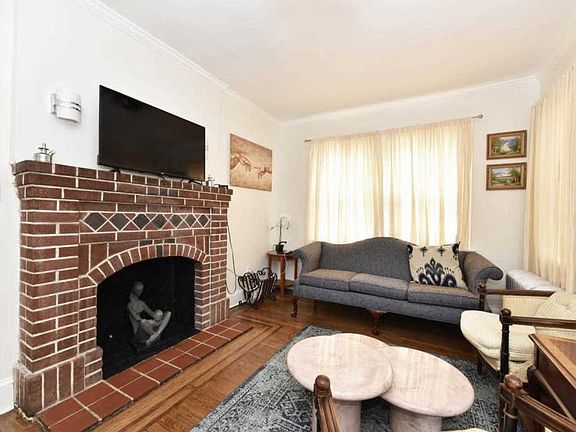 5th image of 28 Elm Ave