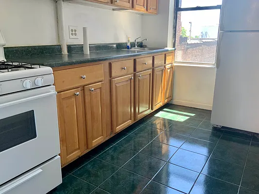 Rented by Compass | media 24