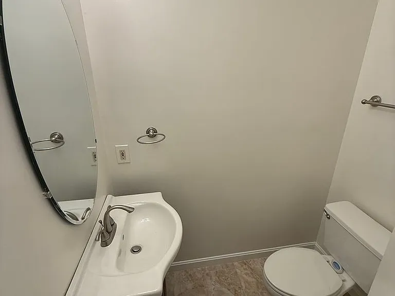 5506 Whitley Park Ter — Photo 16
