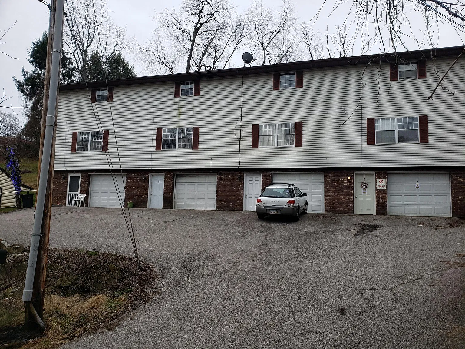 2 bed, 1.5 bath, 900 sqft, $1,000 — Photo 1