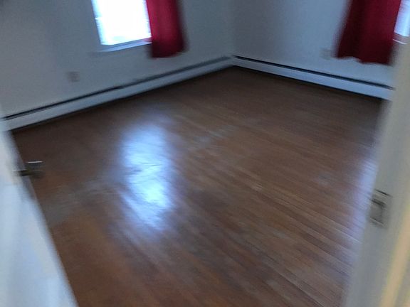 3rd image of 20 Clinton Ave