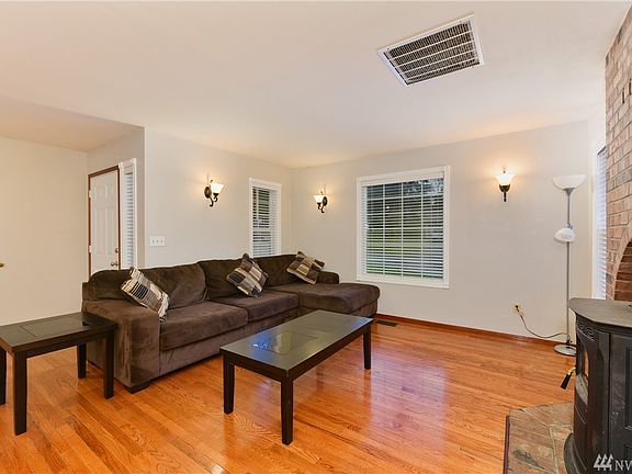 3rd image of 2685 Olympic Dr