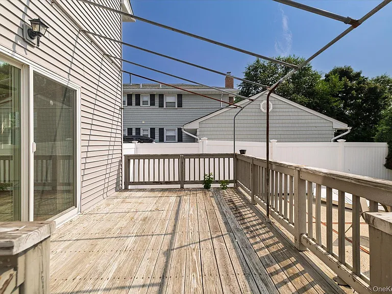 94 S Centre Ave — Photo 15