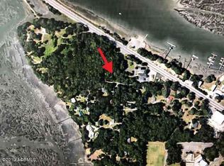 11 Meridian Rd, Beaufort, SC 29907