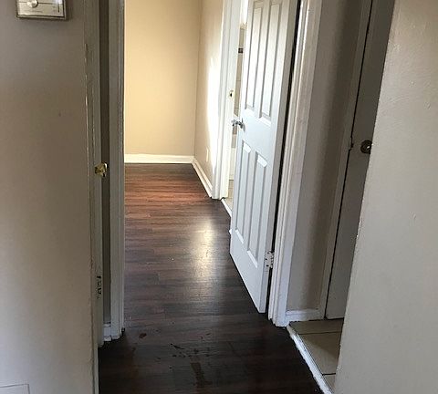 4th image of 5302 Milner Rd