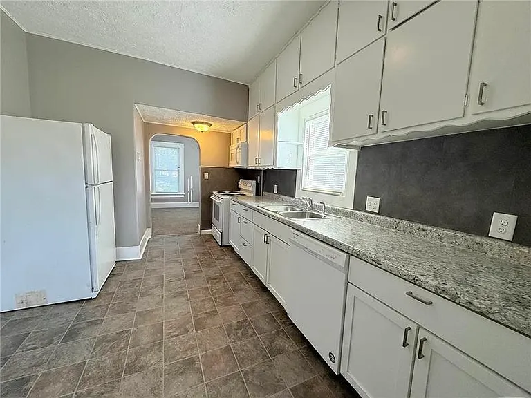 6521 Logan Ave — Photo 6