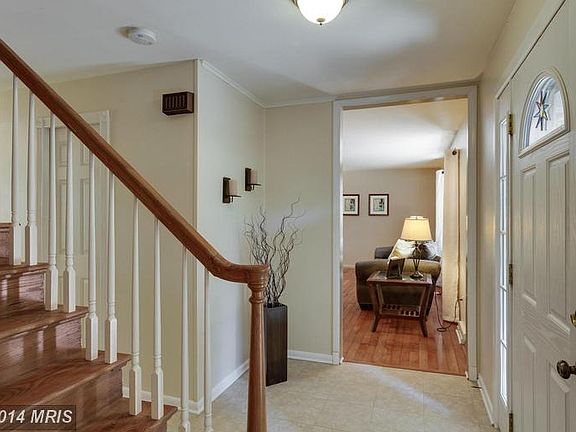 2nd image of 7454 Maple Ct