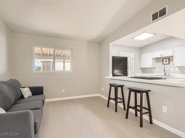 104 Stanford St, Las Vegas, NV 89107
