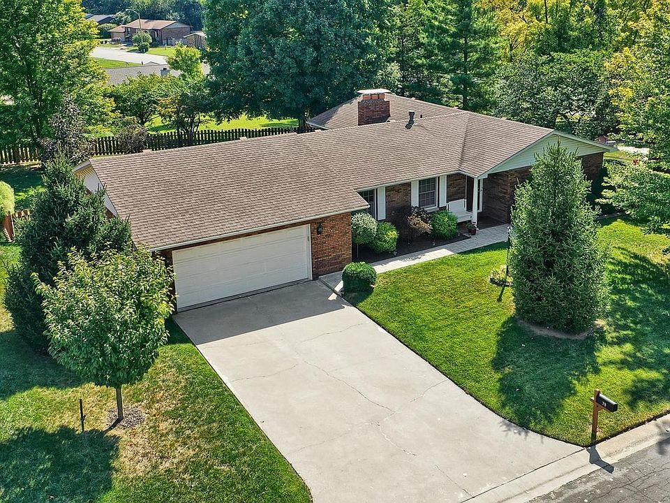 1st image of 79 Glenwood Dr