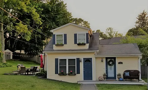 15 Rice St #A Photo 1