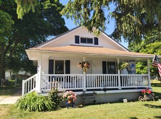 27 College St, Kent City, MI 49330