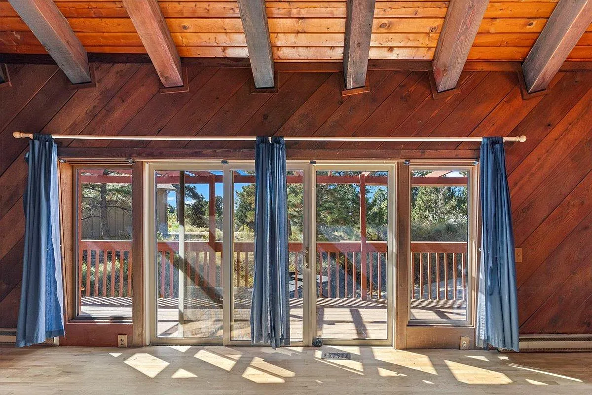 6200 Pine Hollow Drive — Photo 4