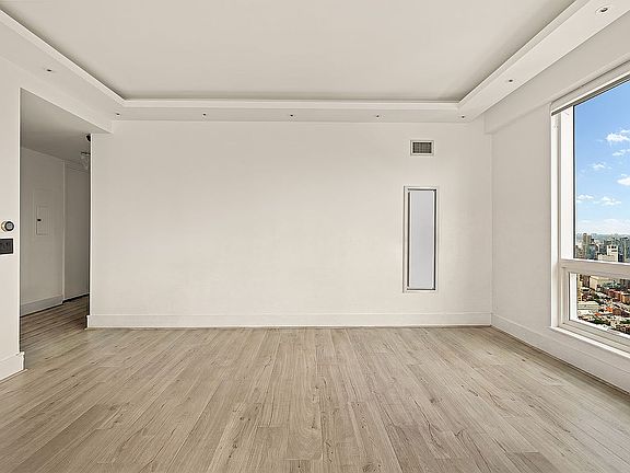 4th image of 350 W 42nd St APT 58D
