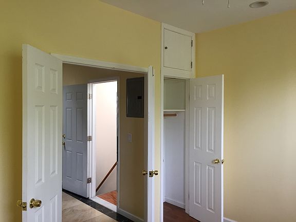 2nd image of 22 Jones St #2