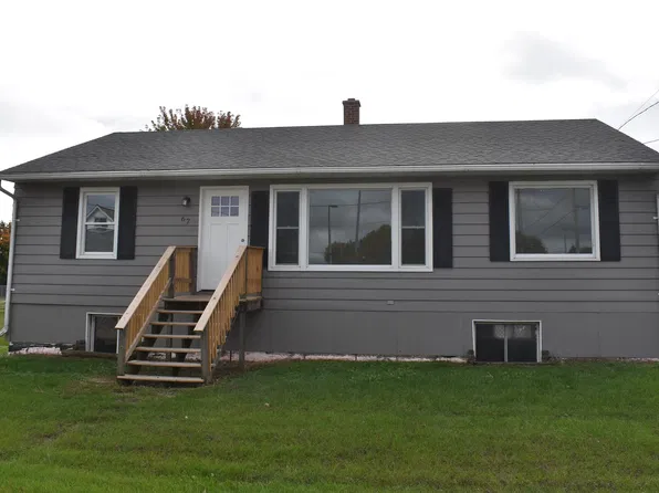 67 W Russell St, Marinette, WI 54143