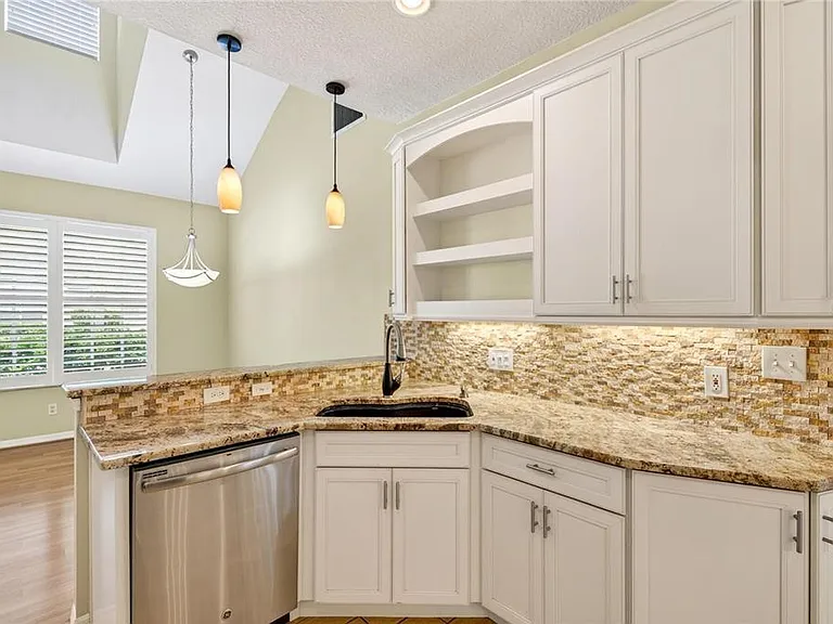 10801 Spring Mountain Pl — Photo 17