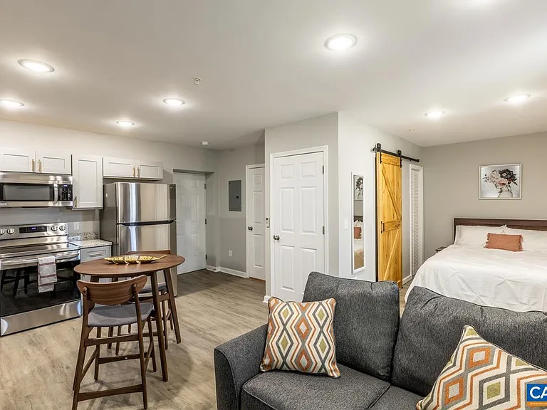 1329 Riverdale Dr #4 — Photo 9