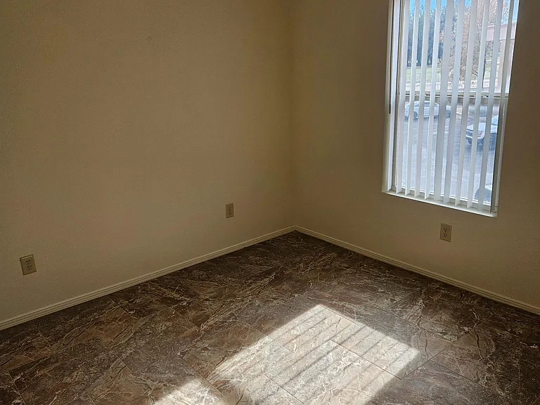 2300 Stern Dr #208 — Photo 10
