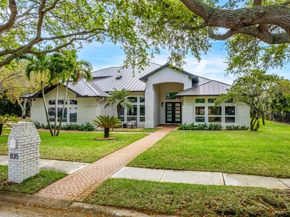 835 Sanderling Dr, Melbourne, FL 32903