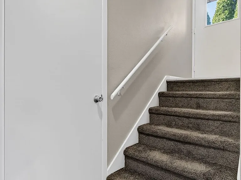3629 N Leroy Ave — Photo 5