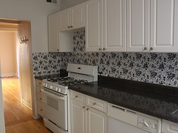 3rd image of 1969 W Foster Ave #2