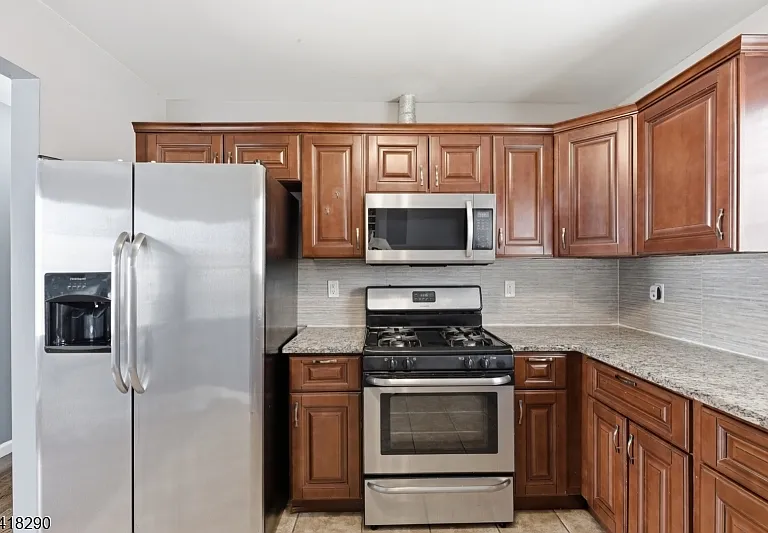 105 Peabody Pl — Photo 3