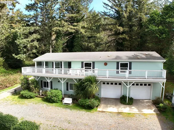 30339 Hillside Ter, Gold Beach, OR 97444