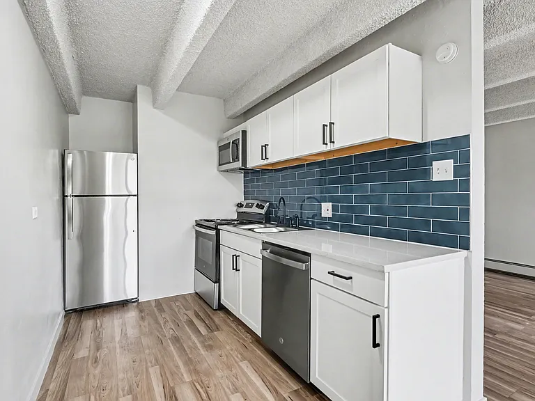 Golden Apartments — Photo 11