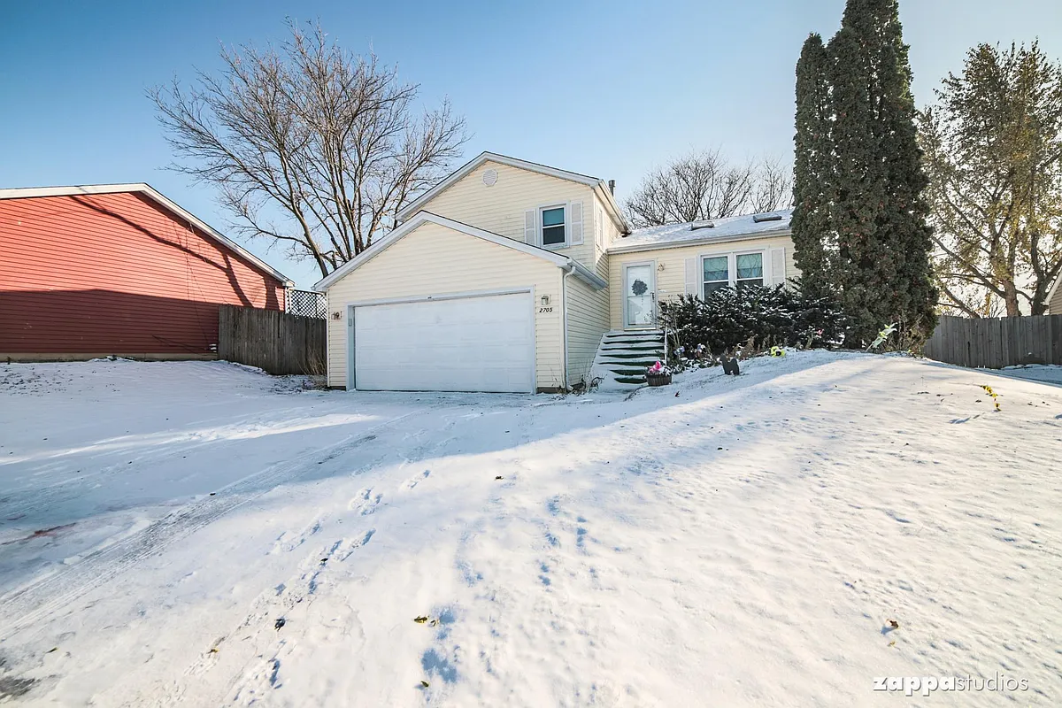 Building Photo - 2705 Laurel Ct