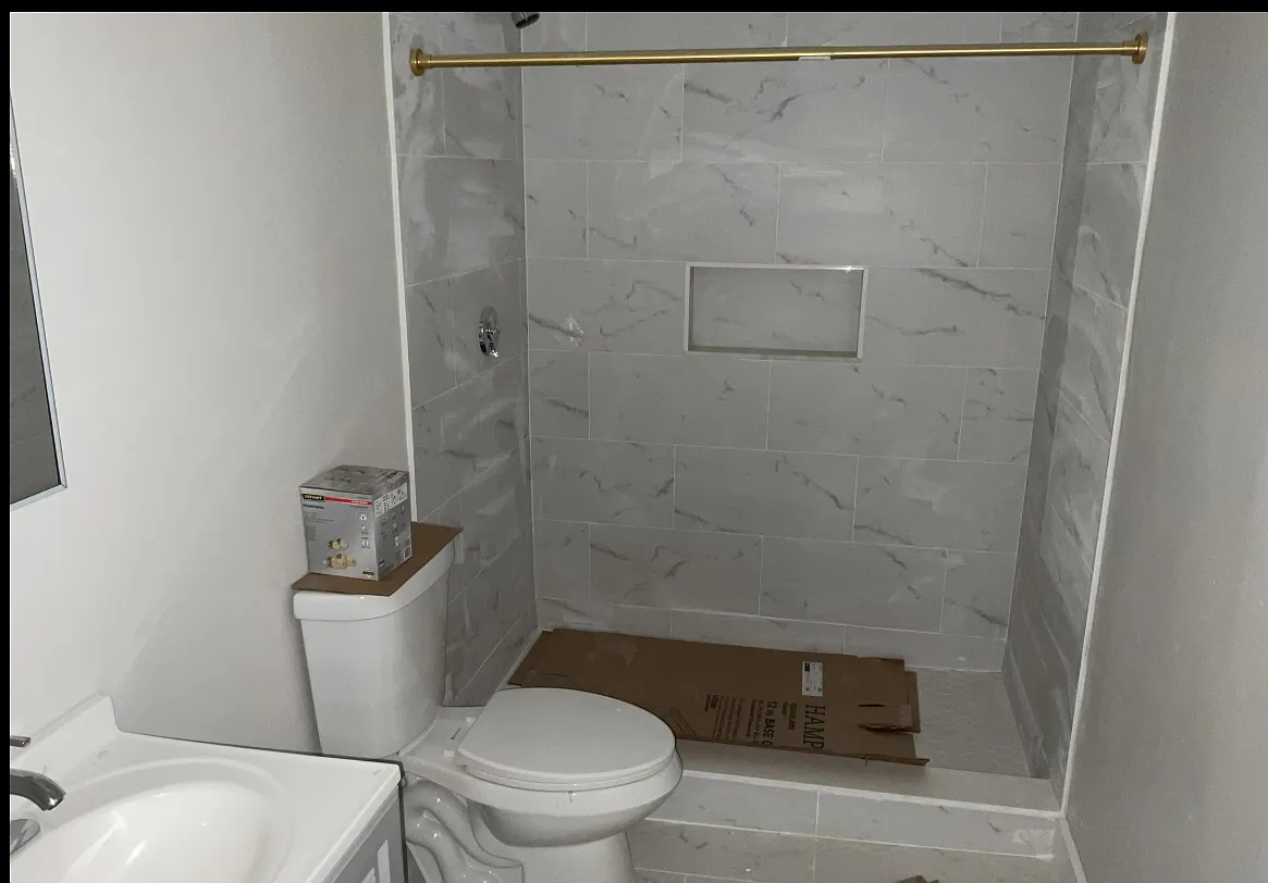 4 bed, 9999 sqft, $6,000 — Photo 1