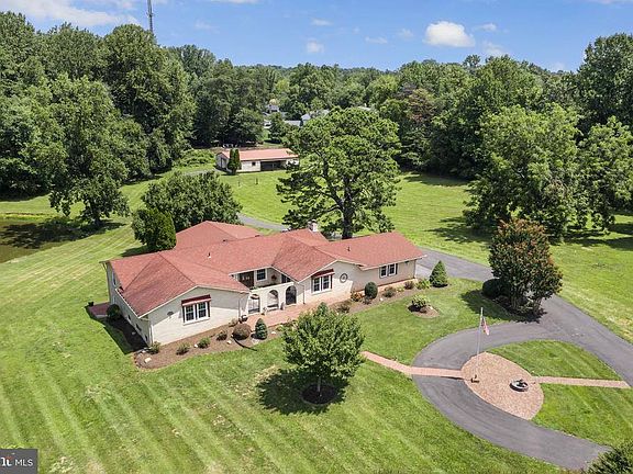 3rd image of 11200 Chapel Rd