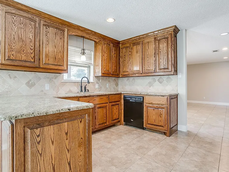 1812 Winchester Way — Photo 29