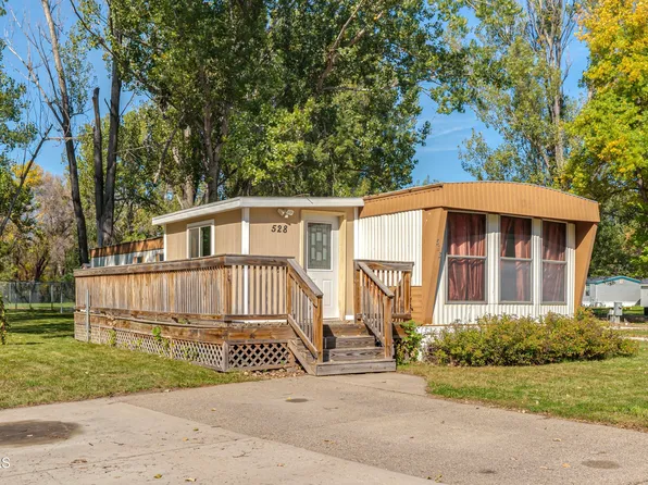 528 Sherwood Ln, Bismarck, ND 58504