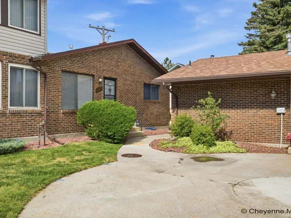 5448 Walker Rd, Cheyenne, WY 82009