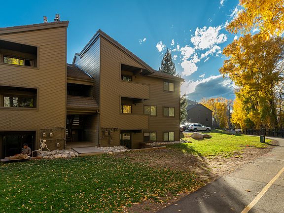 4th image of 1061 W Beaver Creek Blvd APT J202