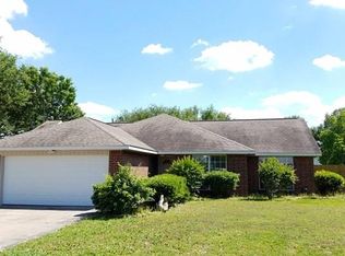 2203 James Ave, El Campo, TX 77437