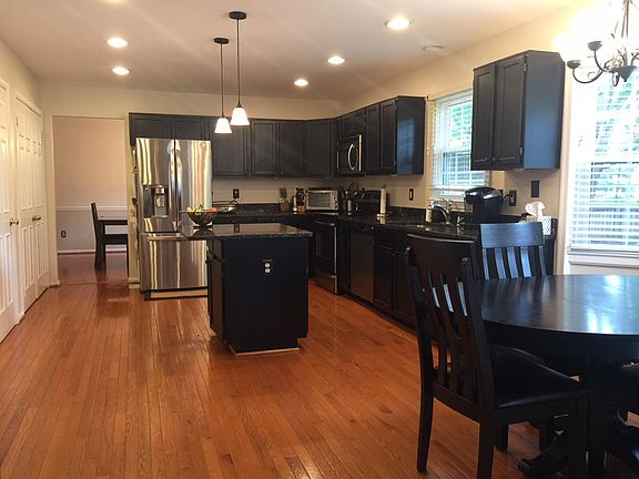 Spacious Kitchen with breakfast nook