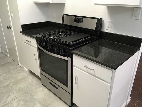 4th image of 8604 Willowick Dr