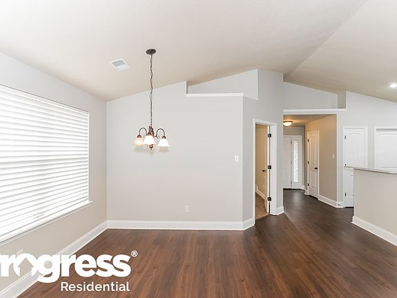 4th image of 3224 N Hartland