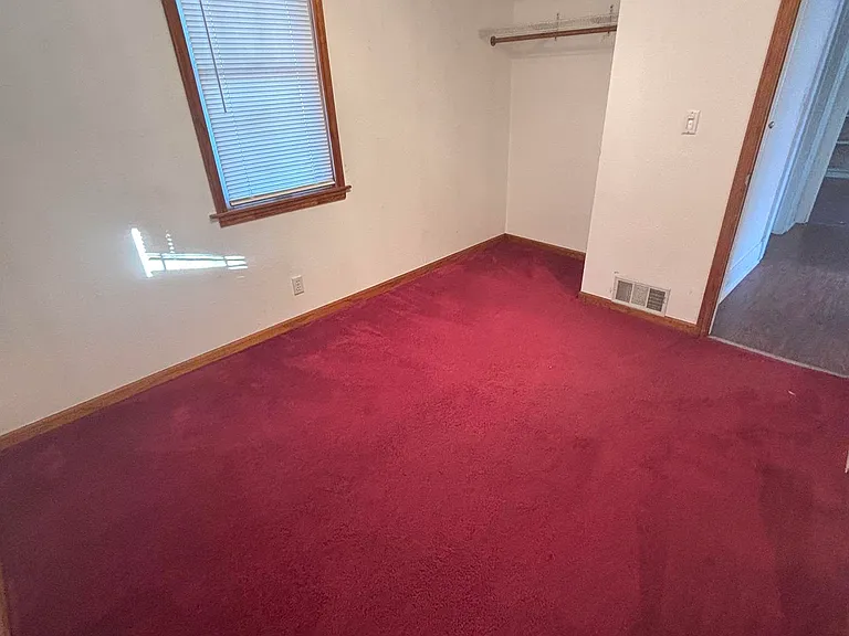 418 N Foster Ave — Photo 9