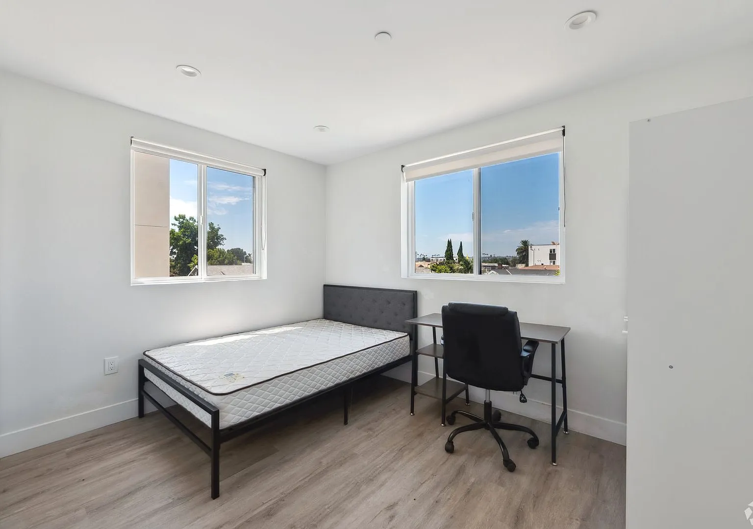 MH 1181 Rolland Curtis Pl — Photo 2