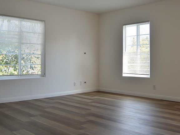 3rd image of 507 Avondale Ave
