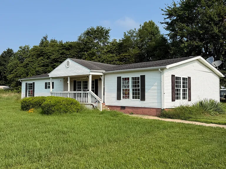 1062 W Leota Rd — Photo 1