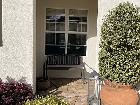 4th image of 2551 Club Dr