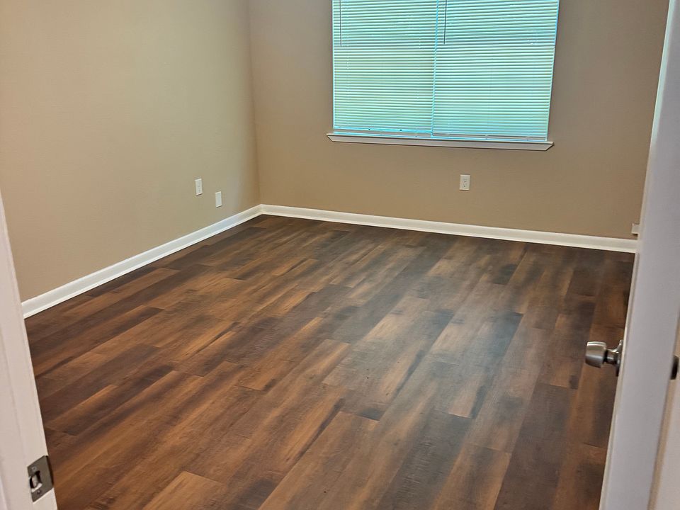 2nd image of 12434 Briarwood Dr W