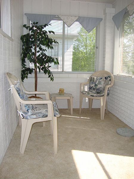 Front Porch/Sun Room