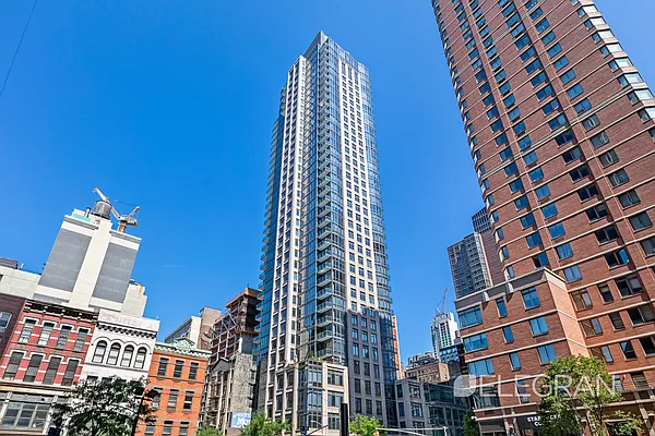 Sold by (Legacy) Elegran | media 25