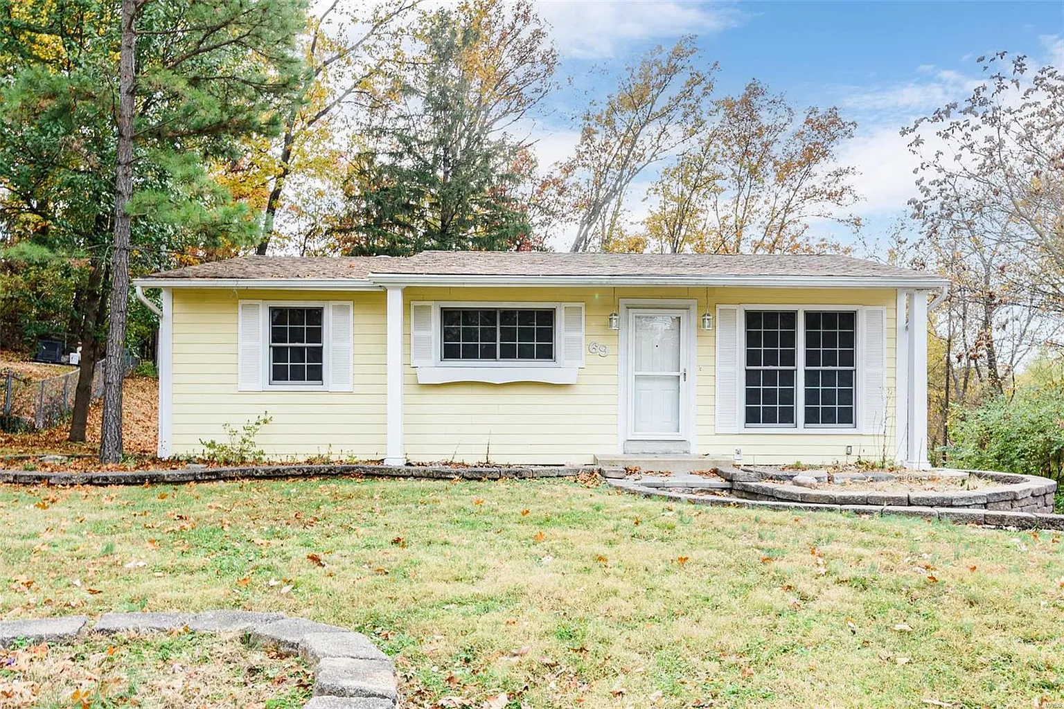 69 Guylyn Pl photo 1