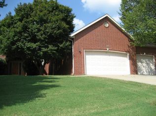 1973 E Norshire St, Springfield, MO 65804